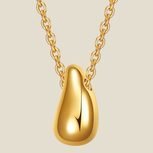 Collar dorado con colgante en forma de gota. Minimalista, moderno y elegante. Una joya perfecta para uso diario.
