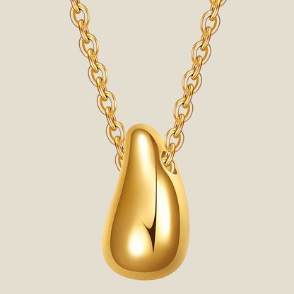 Collar dorado con colgante en forma de gota. Minimalista, moderno y elegante. Una joya perfecta para uso diario. 